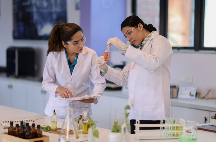 Bagaimana Laboratorium Memastikan Formula Tetap Konsisten Antar-batch?