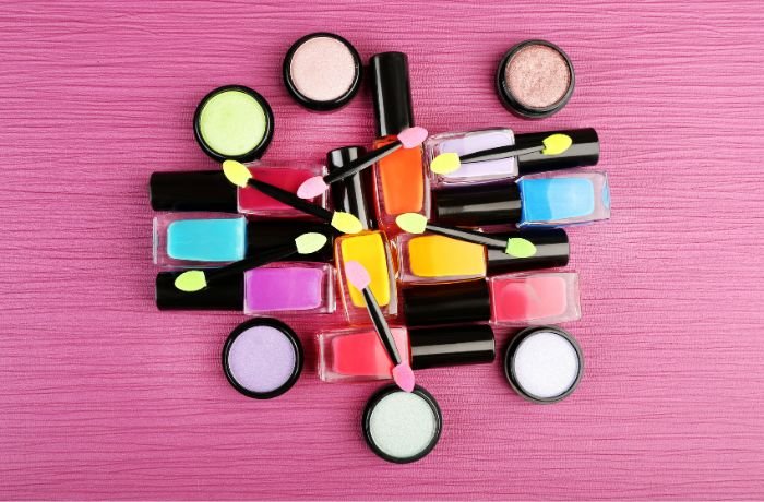 Bagaimana Regulasi Menentukan Batas Aman Penggunaan Pewarna Kosmetik?