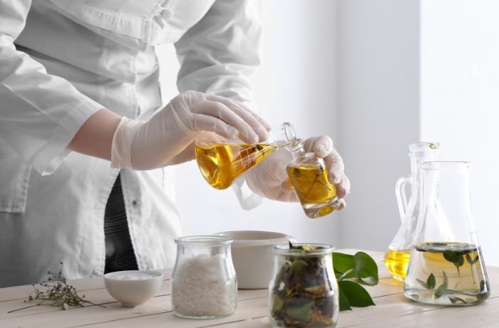 Pengawet Kosmetik: Diperlukan, Ditakuti, dan Disalahpahami